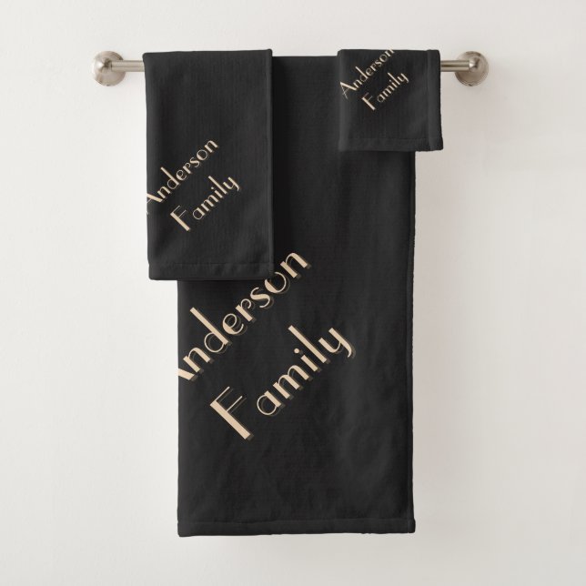 Two-Tone Beige Black Modern Custom Family Name Badhandtuch Set (Insitu)