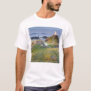 Twr Mawr-Leuchtturm auf Llanddwyn Insel T-Shirt
