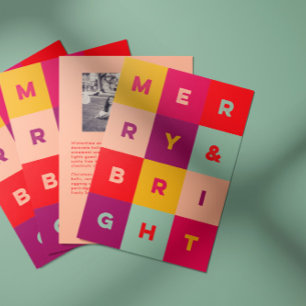 Type coloré Joyeux et carte de vacances brillante
