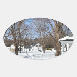 Typische Stadt Vermont im Winter Ovaler Aufkleber