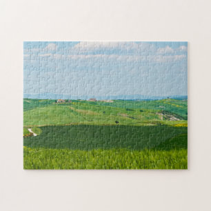 Typische toskanische Landschaft mit Hügeln - Itali