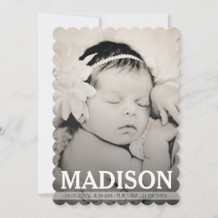 Typografie Baby Girl Geburtshilfekarte Ankündigung