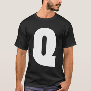 Typografie mit feinem Display Letter Q Alphabet T-Shirt