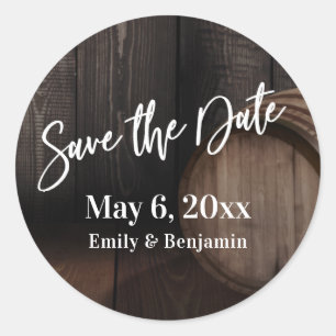 Typografie Save the Date Brown-Holzfass Runder Aufkleber