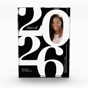 Typografischer 2025-Abschluss Fotoblock