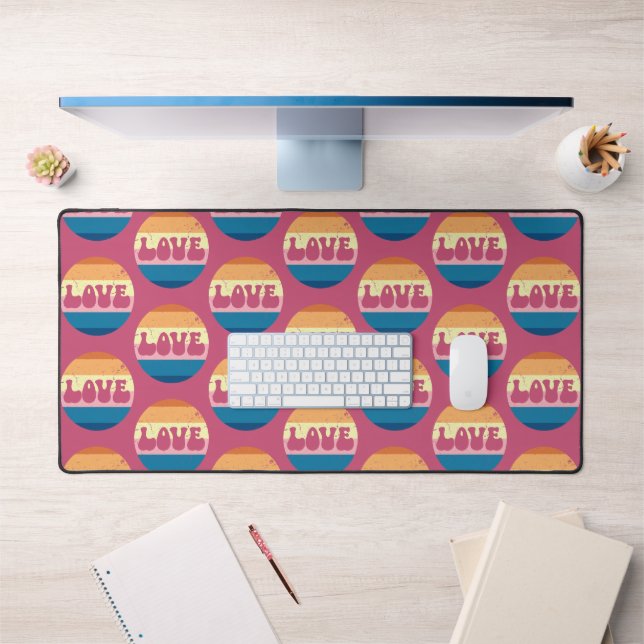 Typographie D'Amour Rétro Sur Les Rayures De Couch (Bureau 1)