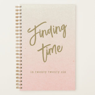 Typographie de script gras personnalisée rose et o