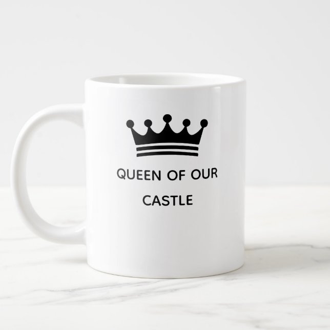 Typography Mug Design – Queen of Our Castle Jumbo-Tasse (Links)