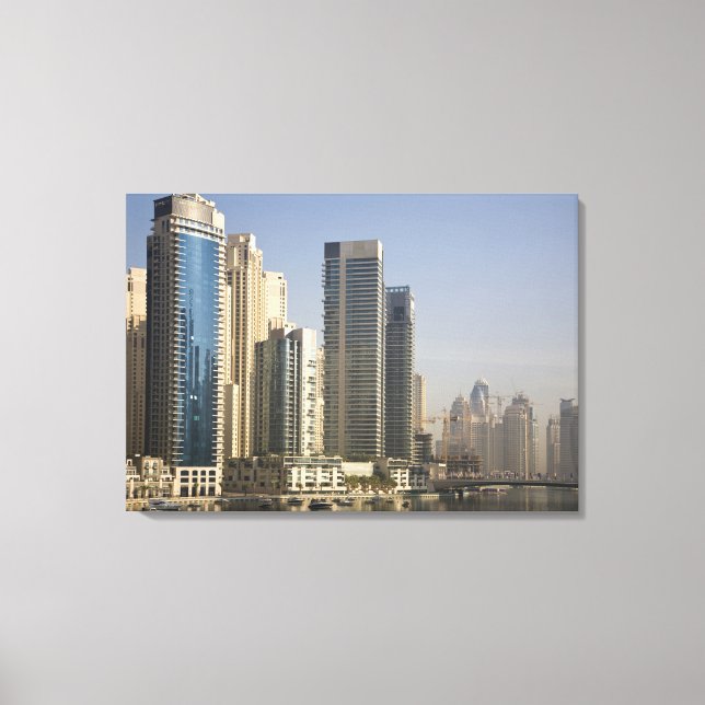 UAE, Dubai. Marina Türme mit Booten vor Anker. 2 Leinwanddruck (Vorderseite)