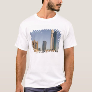 UAE, Dubai. Park Place Tower und andere T-Shirt