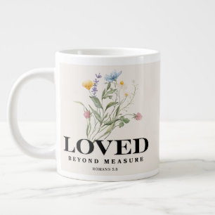 Über alles geliebt – Römer 5:8 Christliche Bibel Jumbo-Tasse