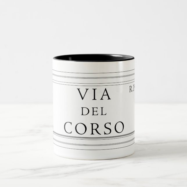 Über Del Corso, Rom-Straßenschild Zweifarbige Tasse (Mittel)
