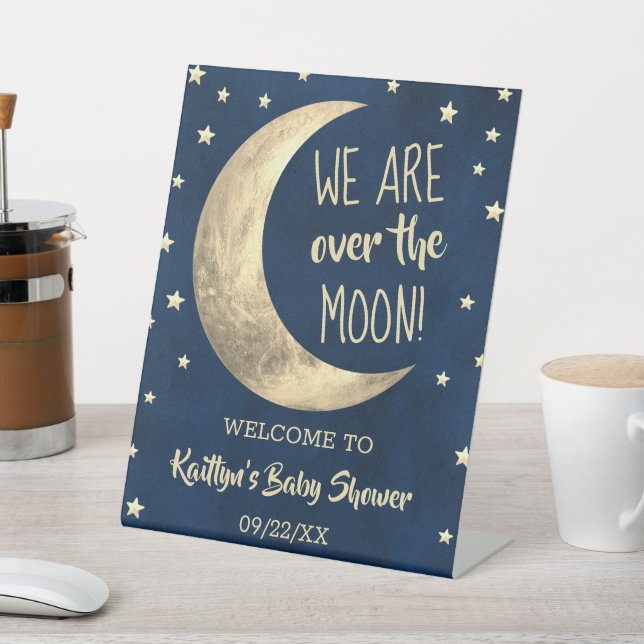 Über dem Mond | Babydusche Begrüßung Sockelschild (In SItu)