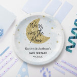 Über dem Mond | Boys Baby Shower Paper Plate Pappteller<br><div class="desc">Feiern Sie stilvoll mit diesen trendigen Baby-Dusche-Papier-Tellern. Das Design ist leicht mit Ihrer eigenen Formulierung zu personalisieren und Ihre Familie und Freunde werden begeistert sein,  wenn sie diese fabelhaften Party-Teller sehen.</div>