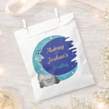 Über dem Mond Hochzeit Personalisierte Lieblings-T