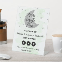 Über dem Mond | Neutrale Babydusche Begrüßung Sockelschild