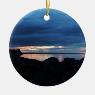 Über den Felsen hinaus Keramik Ornament