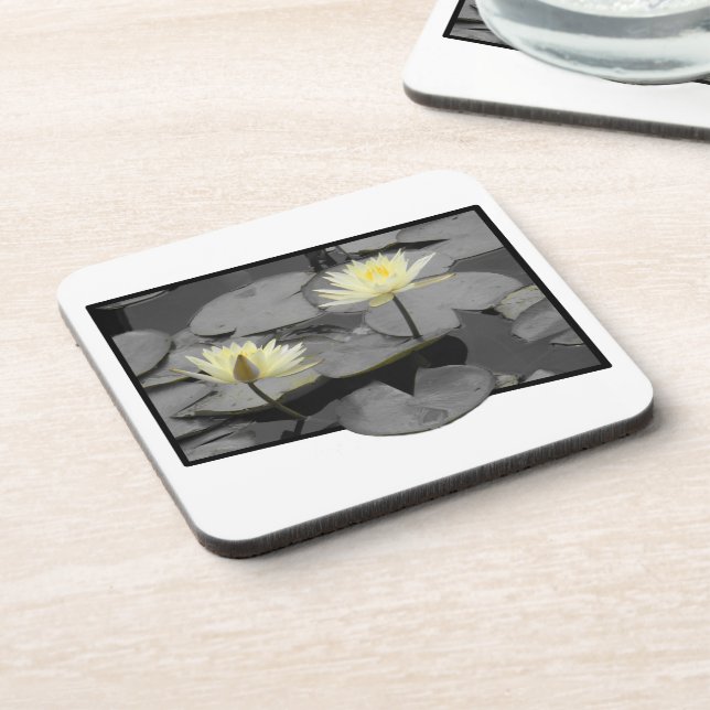 Über den Kunststoff-Untersetzer hinaus blühen Getränkeuntersetzer (Linke Seite)