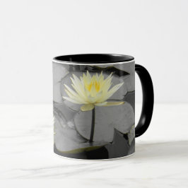 Über den Rahmen hinaus blühen Tasse