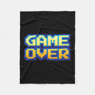 Über den Vintagen Retro-Videospiel-Arcade-80er der Fleecedecke