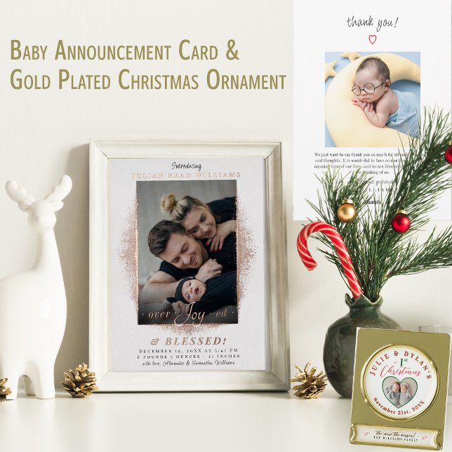 Überfreuliche Ankündigung von Urlaub im Foto (Overjoyed Blessed Photo Holiday Birth Announcement Elegant Modern Gold Foil Card )