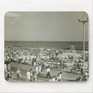 Überfüllter Strand Mousepad