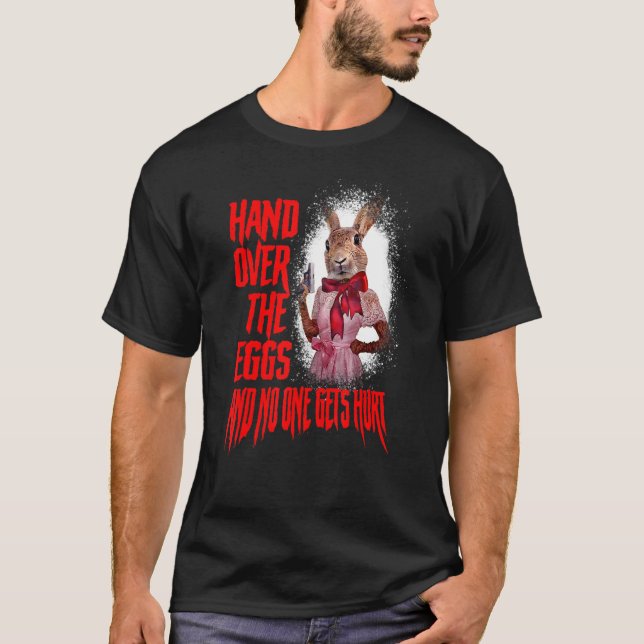 Übergeben Sie das Ei, und niemand verletzt schlech T-Shirt (Vorderseite)