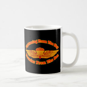 Überholter Donner vom Himmel-Schwarzen Kaffeetasse
