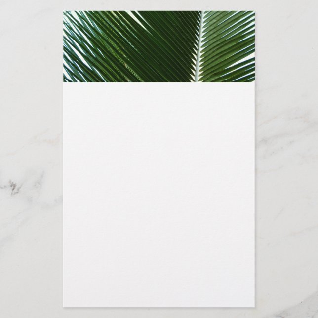 Überlappen von Palm Fronds Tropical Green Abstrakt Briefpapier (Vorderseite)