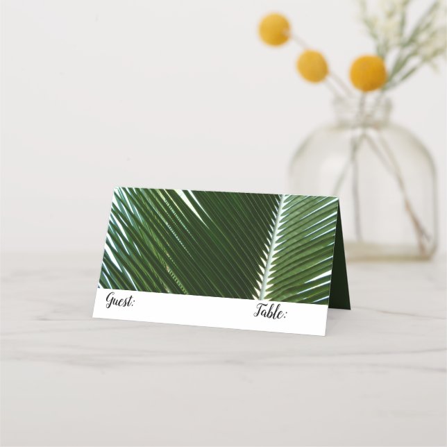 Überlappen von Palm Fronds Tropical Green Abstrakt Platzkarte (Vorderseite)