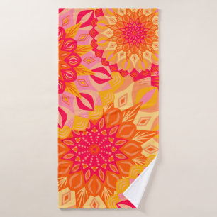 Überlappende Mandala Orange Pink Gelb Badehandtuch