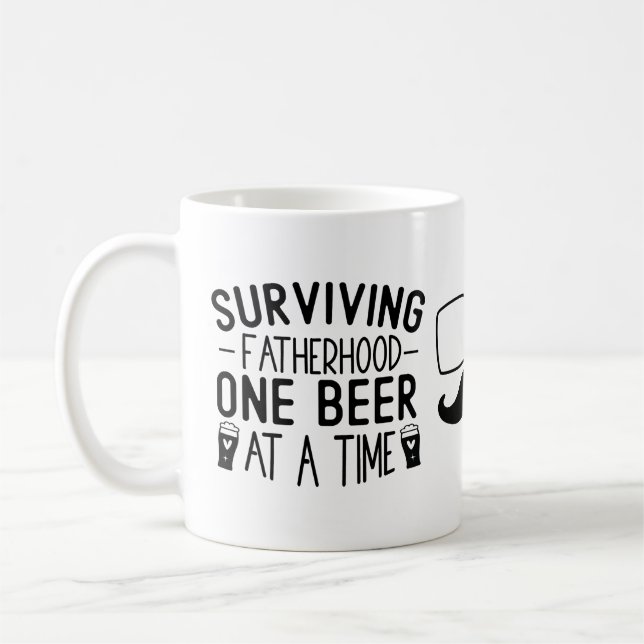 Überleben von Vaterschaft ein Bier nach der andere Kaffeetasse (Links)