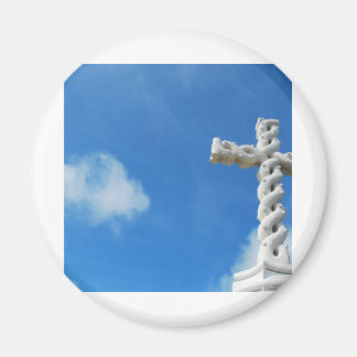 Überqueren in Wolken und blauer Himmel Magnet