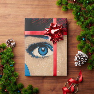 Überraschende Frau in Pop Art Geschenkpapier
