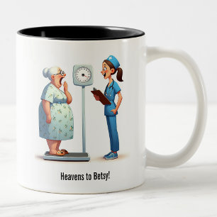 Überraschte Senior vs Evil Scale Zweifarbige Tasse
