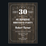Überraschung 30. Geburtstag - Holzmuster Einladung<br><div class="desc">Überraschung 30. Geburtstag Einladung Elegantes Retro-Design mit Holzmuster. Feiert bis 30 Jahre!</div>