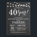 Überraschung 40. Geburtstag Einladung Chalkboard<br><div class="desc">Überraschung 40. Geburtstag Einladung Chalkboard Hintergrund mit String Lights.Schwarz und Weiß. 13. 15. 16. 18. 20. 21. 30. 40. 50. 60. 70. 80. 90. 100. Jegliches Alter. Erwachsener Geburtstag. Geburtstagsparty von Frauen oder Männern. Für weitere Anpassungen klicken Sie bitte auf die Schaltfläche "Anpassen" und verwenden Sie unser Designwerkzeug, um diese...</div>