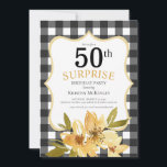 Überraschung 50. Buffalo Kariert Gelbe Blume Gebur Einladung<br><div class="desc">Dieses lustige Design ist perfekt für Ihre Geburtstagsfeier. Dieses Design zeichnet sich durch einen Büffel-karierten Hintergrund, gelbe Aquarellfarben-Blume und benutzerdefinierte Typografie aus.</div>