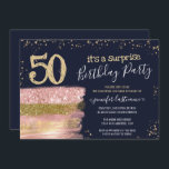 Überraschung 50. Geburtstagsparty Glitzer Cake Einladung<br><div class="desc">Elegante Imitate goldener Rand mit schimmernden Konfetti-Highlights an der oberen Grenze. Imitate Rosa und Goldkuchen Glitzer mit einstellbarem Alter auf dem Kuchen. Alle Texte sind individuell einstellbar und lassen sich für Ihr eigenes Party leicht ändern. Tolle Überraschung Geburtstagsvorlage Design. Jedes Jahr/Alter.</div>