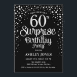 Überraschung 60. Geburtstagsparty - Silver & Black Einladung<br><div class="desc">Überraschung 650. Geburtstagsparty Einladung. Elegantes Design in Schwarz und Imitat Glitzer Silber. Features stilvolle Skript-Schriftart und Konfetti. Nachricht,  wenn du ein Alter brauchst.</div>