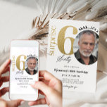 Überraschung 60. Gold Geburtstag Einladung mit Fot<br><div class="desc">Diese individuell gestaltbare Einladungs-Card ist für unsere Geburtstagseinladungen mit Foto-Kollektion konzipiert und verfügt über einen bearbeitbaren Foto-Bereich,  Goldnummern und handgeschriebene dekorative Schriftart. Matching-Elemente verfügbar.</div>