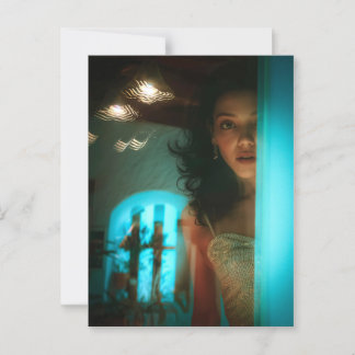 Überraschung, von einer Tür aus zu springen Postkarte