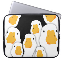 Überwachung durch Eerie: Geese-Überwachung aus dem Laptopschutzhülle