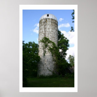 Überwuchertes Silo Poster