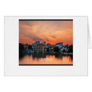 Udaipur-Sonnenuntergang über dem Pichola-See
