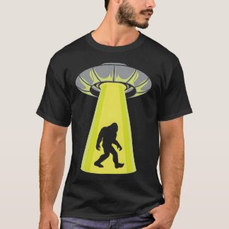 Ufo Abduction Bigfoot Alien Abduct Sasquatch Flyin T-Shirt
