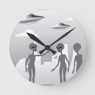 UFO in der Himmel Außerirdischen aus den Grund Runde Wanduhr