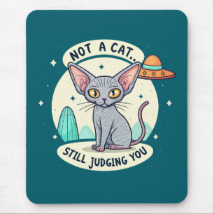 UFO-Sphynx-Katze beurteilend Sarkastische Cartoon- Mousepad
