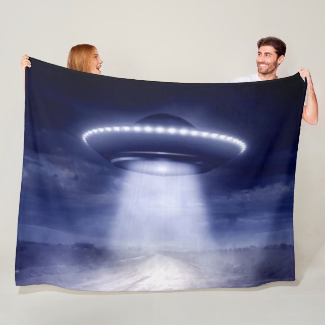 UFO ÜBER DIE LANGJÄHRIGE STRASSE FLEECEDECKE (Beispiel)