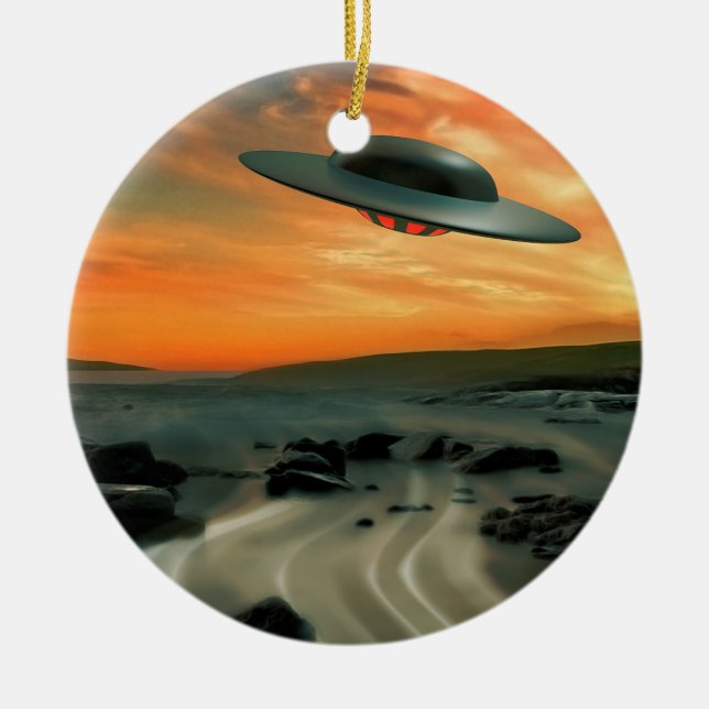 UFO über Küste Keramik Ornament (Vorne)
